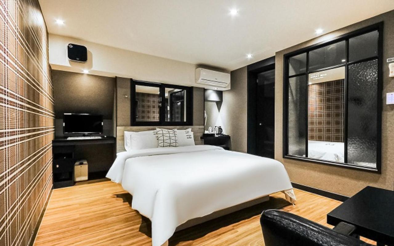 Hotel Bellus Puszan Kültér fotó