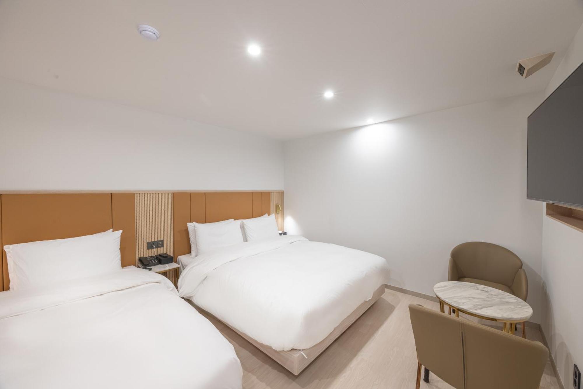 Hotel Bellus Puszan Kültér fotó