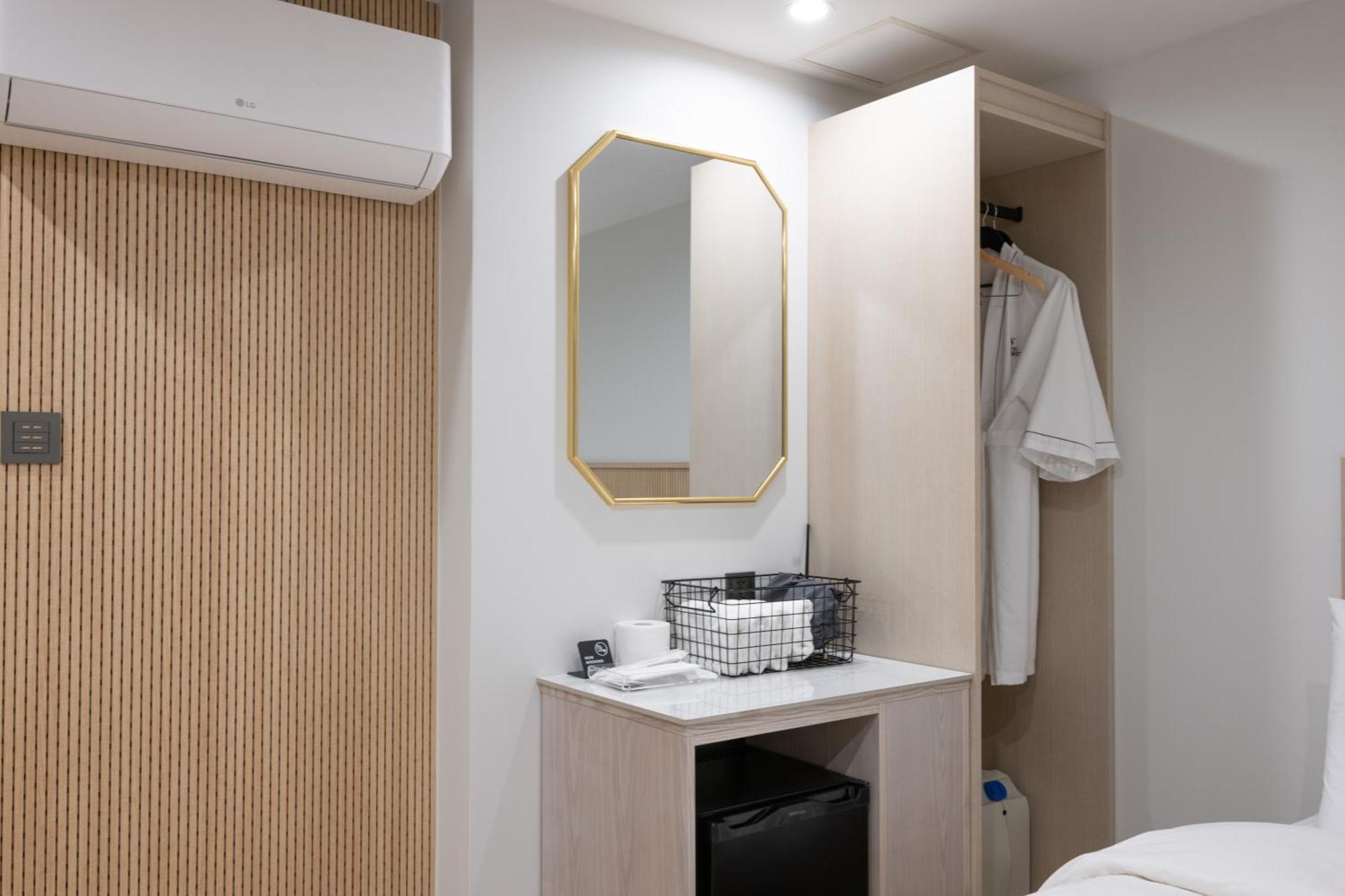 Hotel Bellus Puszan Kültér fotó
